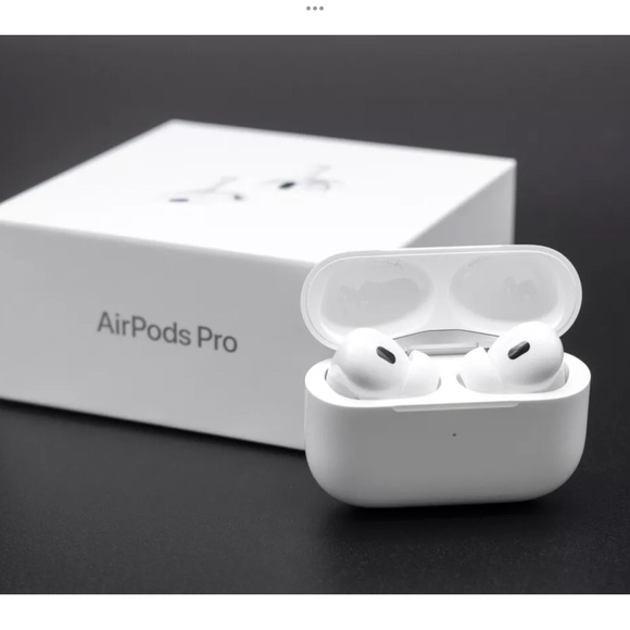 Noise Cancellation Apple AirPods Pro with White Charging Case